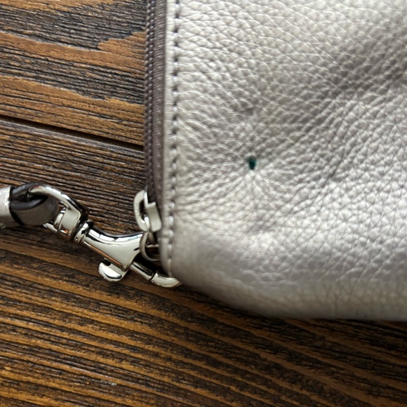 Coach Women's Leather 2-way Wristlet Clutch Bag Metallic Silver - Picture 2 of 7